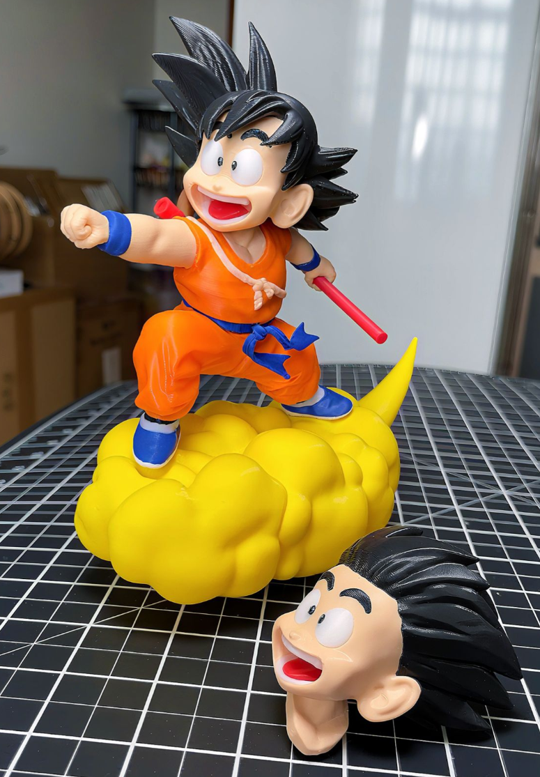 Goku Niño en Nube Voladora